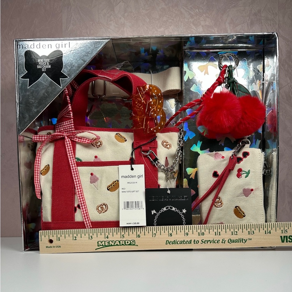 Madden Girl Red and Cream Food Patterned Mini Tote Gift Set - Picture 3 of 11